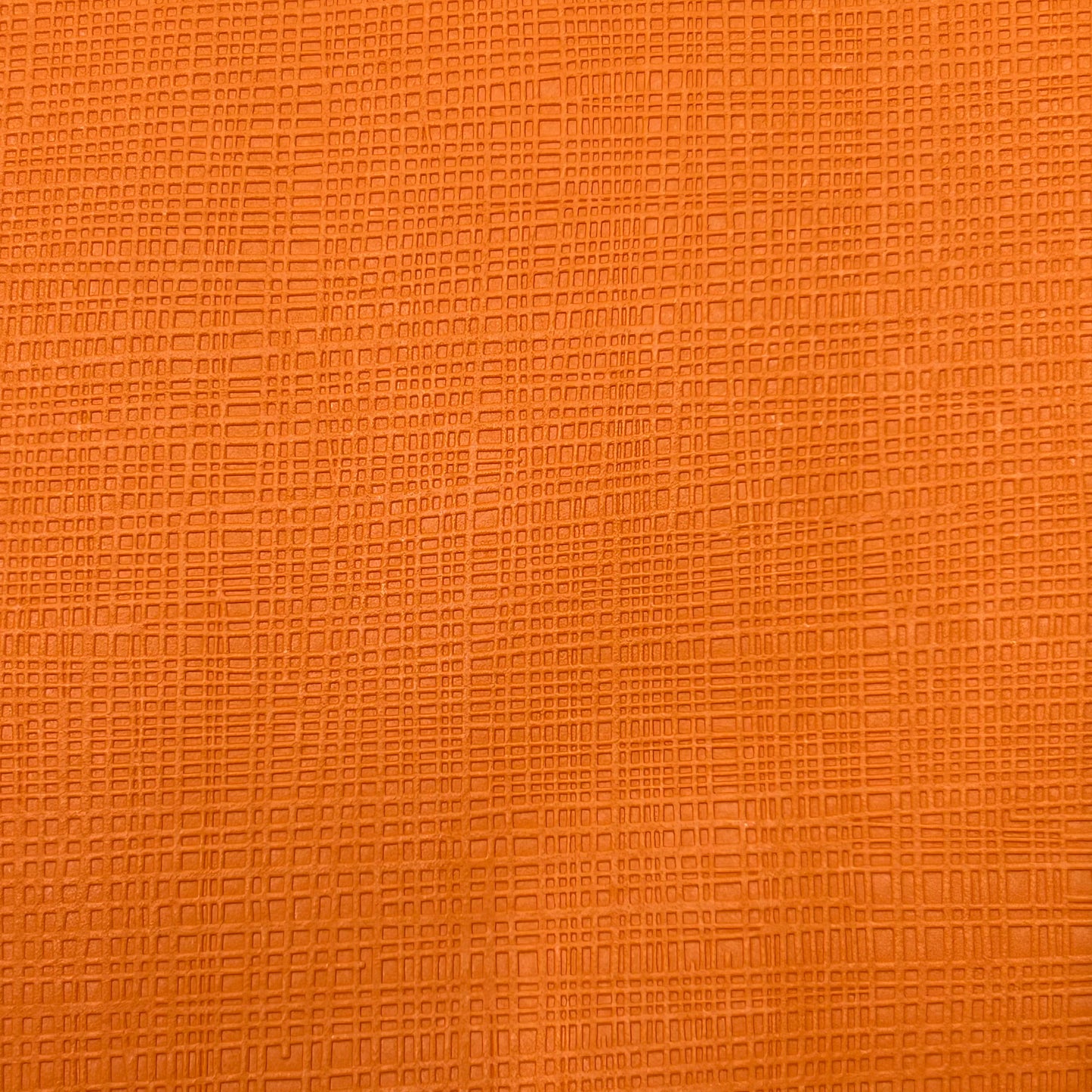 B011-Packaging-leather-vertical-and-horizontal-stripes